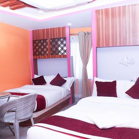 Om Tandoori Hotel Katmandu Zewnętrze zdjęcie